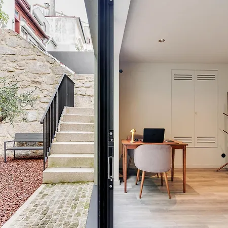 Avus M And By Da'home פורטו