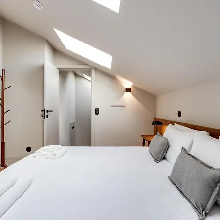 Avus M And By Da'home * Porto