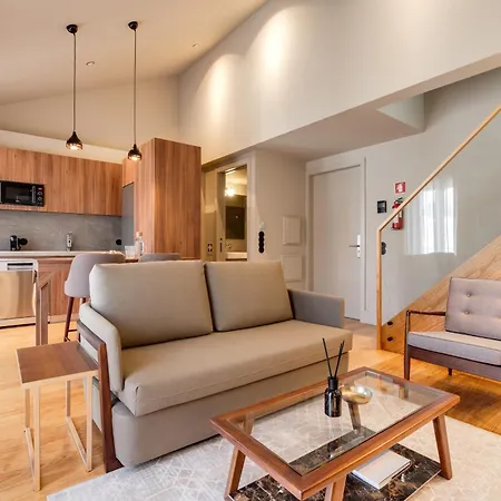 Avus M And By Da'home Apartman *