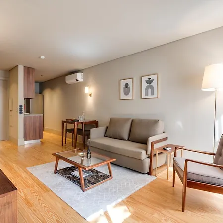 Avus M And By Da'home Apartman