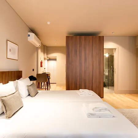 Avus M And By Da'home * פורטו