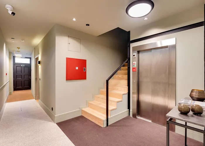 Avus M And By Da'home * Porto