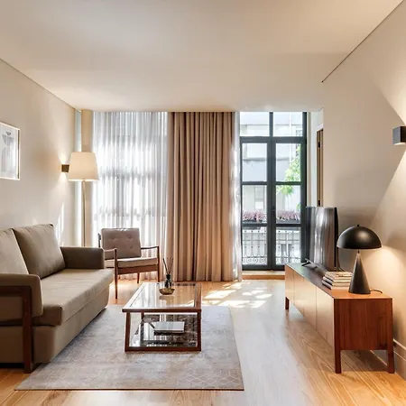 Avus M And By Da'home Apartment Porto