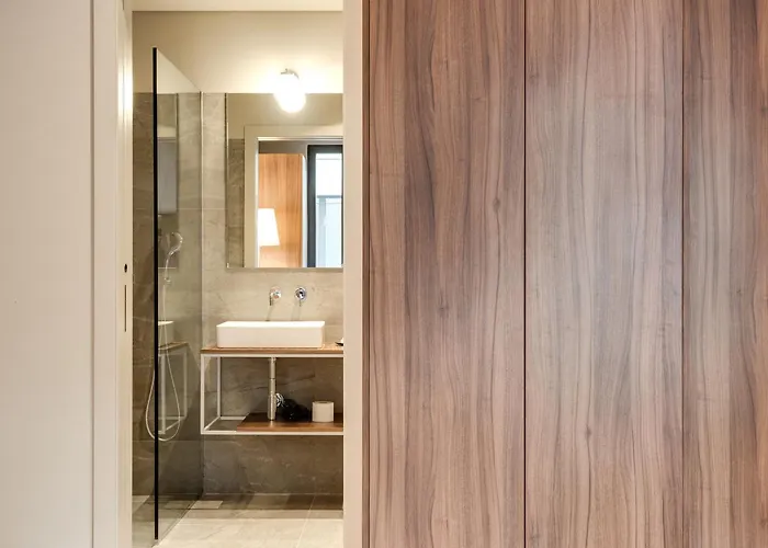 Avus M And By Da'home * Oporto