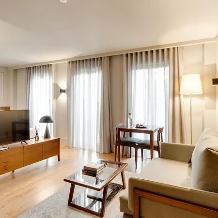 Avus M And By Da'home Apartment Porto