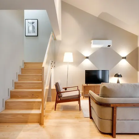 Avus M And By Da'home Porto