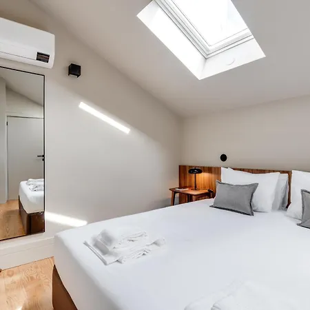 Avus M And By Da'home * Porto