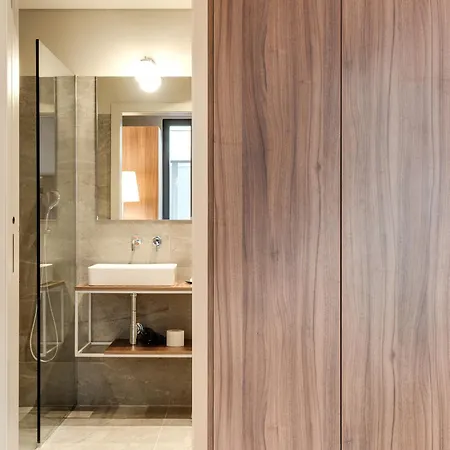 Avus M And By Da'home * Porto