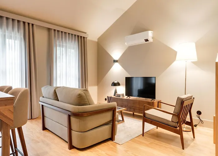 Avus M And By Da'home Apartment Porto