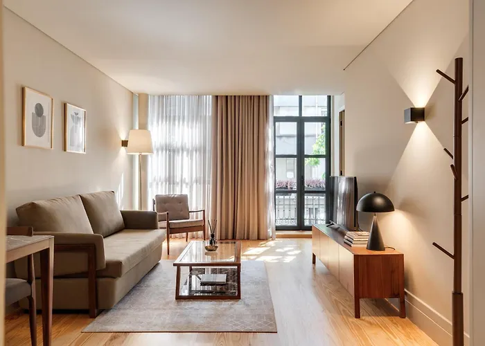 Avus M And By Da'home Apartment Porto