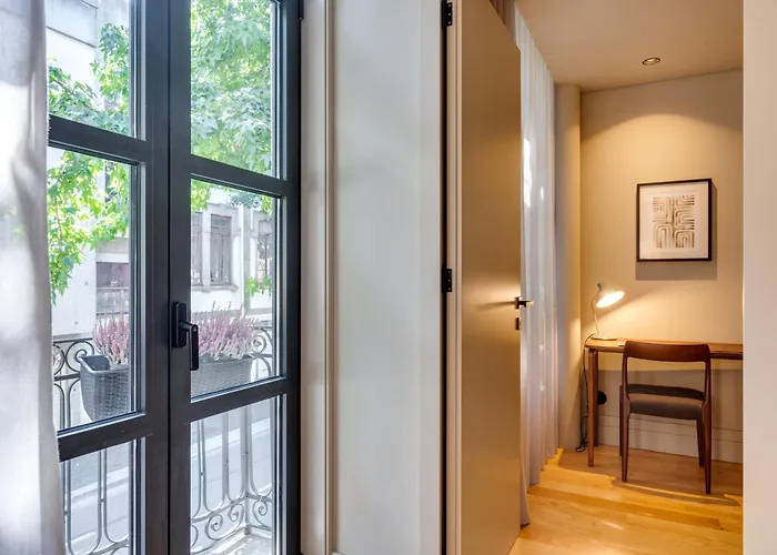 Avus M And By Da'home * Porto